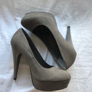 Dereon Savannah Pump | Gray |8